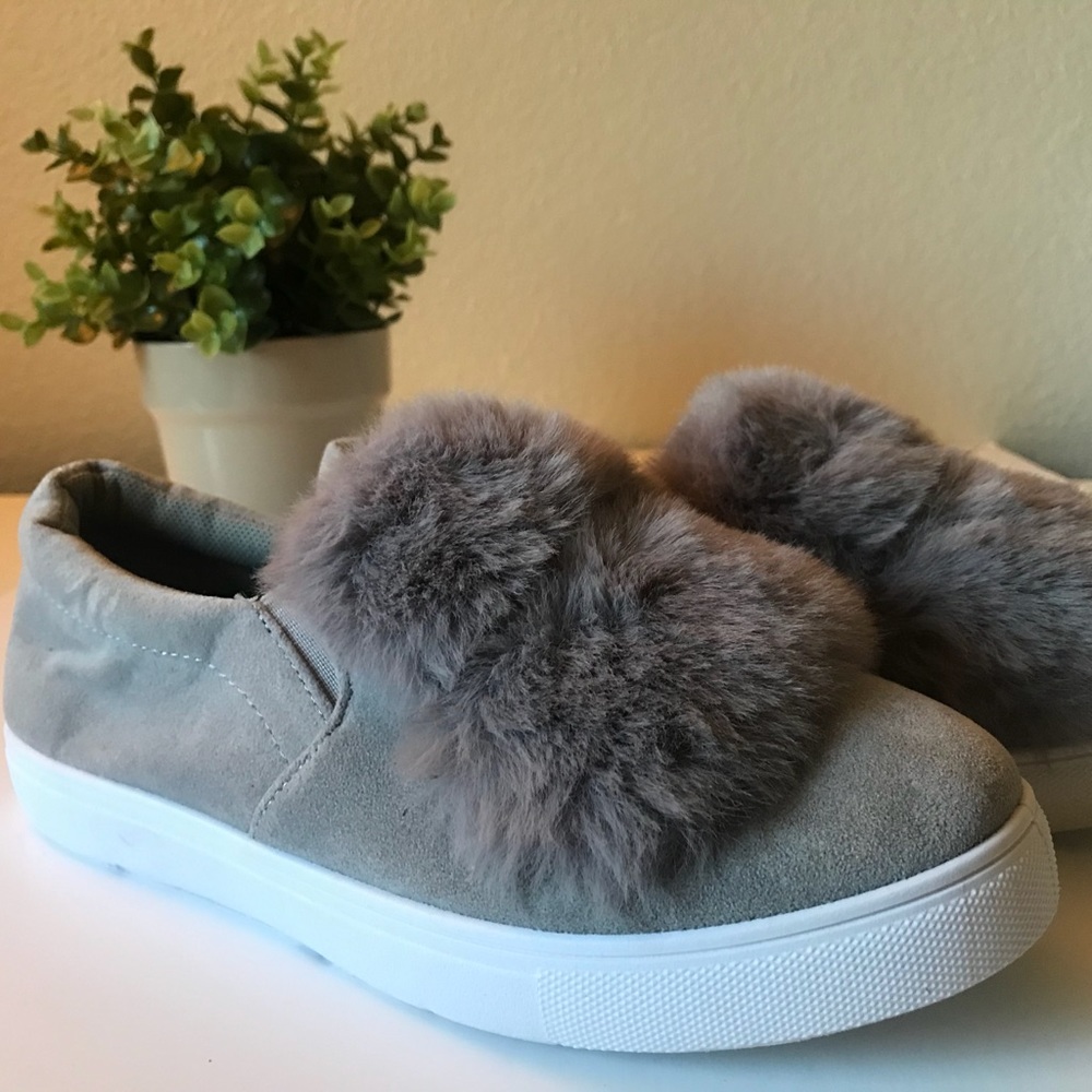 Yoki Women’s Fur Sneakers 🎀